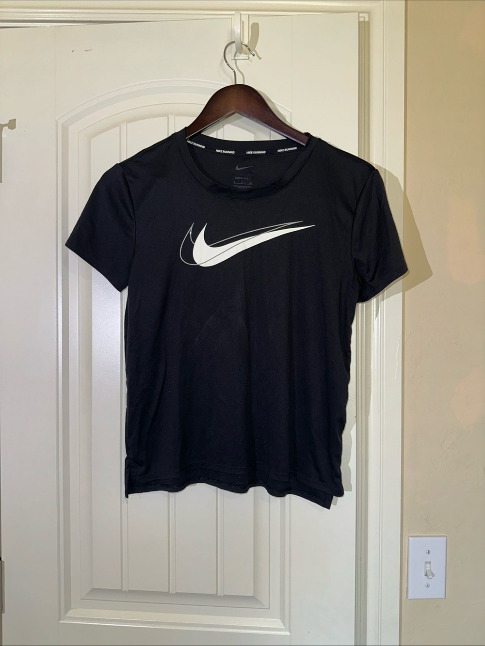 Nike Women's Dri-FIT Swoosh Run Short-Sleeve Running Top S